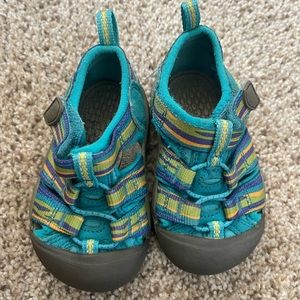 Infant/Toddler size 4 KEENS sandals